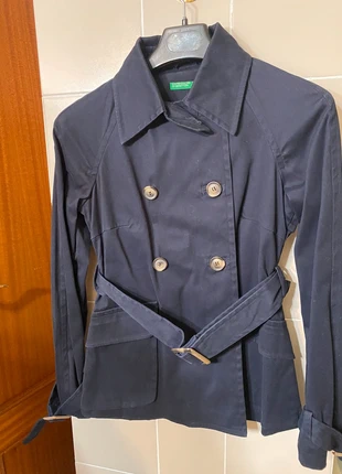 Chaqueta tipo gabardina corta azul benetton, marque: Benetton, état: Très bon état, taille: L / 40 / 12, 10,00 €, 11,20 € Protection acheteurs incluse