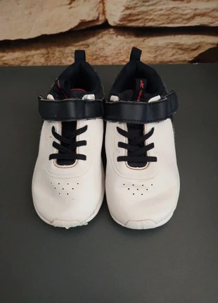 👟 Basket a scratch Reebok Pointure 24.5👟, marque: Reebok, état: Très bon état, taille: 24, 3,00 €, 3,85 € Protection acheteurs (Pro) incluse