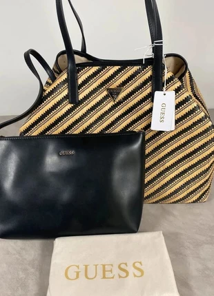 Sac cabas Guess rayé noir & beige + pochette assortie – Neuf avec étiquettes Collector / Rare, marke: GUESS, zustand: Neu, mit Etikett, 125,00 €, 131,95 € beinhaltet Vinted-Käuferschutz Pro