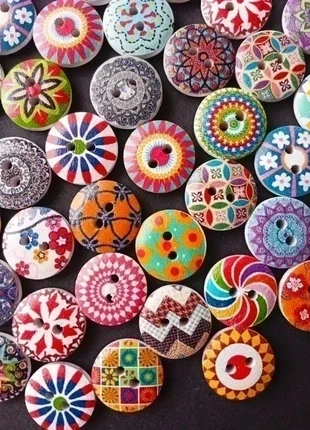 Set Bottoni in Legno in stile multidesign multicolor - Wooden Buttons Set - 20 pezzi (B301), état: Neuf sans étiquette, 2,95 €, 3,80 € Protection acheteurs incluse