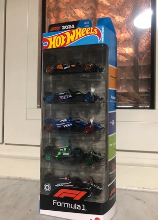 Pack 5 hotwheels f1, brand: Hot Wheels, condizioni: Nuovo con cartellino, taglia: Prematuri, fino a 44 cm, €10.00, €11.20 include la Protezione acquisti