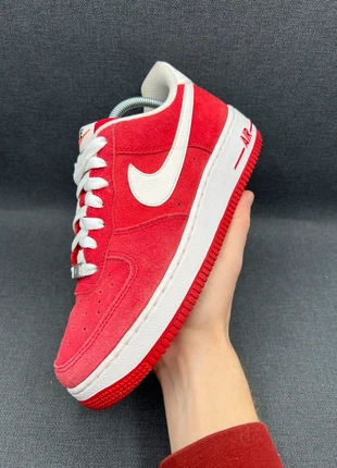 Nike Air Force 1 Low daim rouge cuir blanc 38.5 (is2322), brand: Nike, condition: Very good, size: 38.5, €55.00, €58.45 includes Buyer Protection Pro