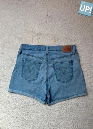 Short mi-long jean Levi’s vintage 00’s - Bleu clair - Coupe droite - W31 (FR40), marque: Levi's, état: Très bon état, taille: L / 40 / 12, 19,90 €, 21,60 € Protection acheteurs (Pro) incluse