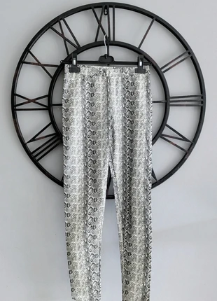 🐍 Legging effet python – Taille S – Parfait état 🐍, zustand: Sehr gut, größe: S / 36 / 8, 10,00 €, 11,20 € beinhaltet Vinted-Käuferschutz Pro