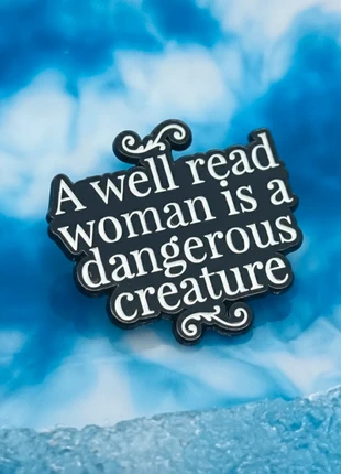 Pins well read woman dangerous creature goth rock punk witch alt y2k wicca, marke: Witch, zustand: Sehr gut, 3,00 €, 3,85 € beinhaltet Vinted-Käuferschutz Pro