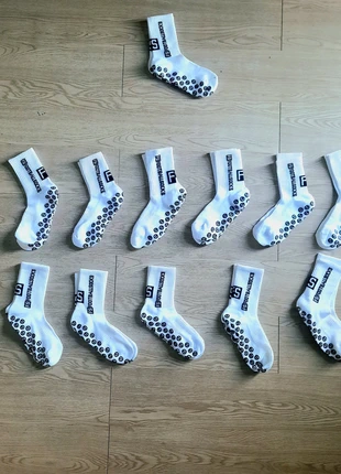 Chaussettes antidérapantes, brand: Socks, condition: New with tags, size: One size, €6.00, €7.00 includes Buyer Protection