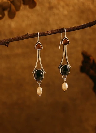 Boucles d’oreilles pendantes argentées perles effet nacre, marca: Noir, estado: Novo sem etiquetas, €10.00, €11.20 inclui Proteção do Comprador Pro