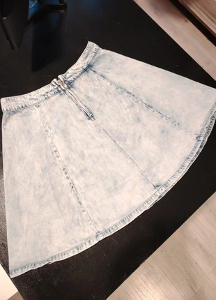 Jupe en jean clair cache cache 36, marque: Cache Cache, état: Très bon état, taille: S / 36 / 8, 5,00 €, 5,95 € Protection acheteurs incluse