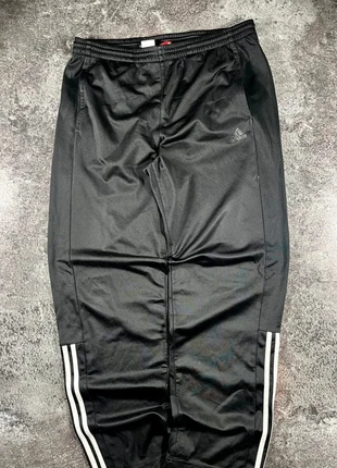 Jogging pant survêtement Adidas vintage y2k 2000s noir/blanc droit large sport Taillle M/L, marke: adidas, zustand: Sehr gut, größe: L, 25,00 €, 26,95 € inklusive Vinted-Käuferschutz