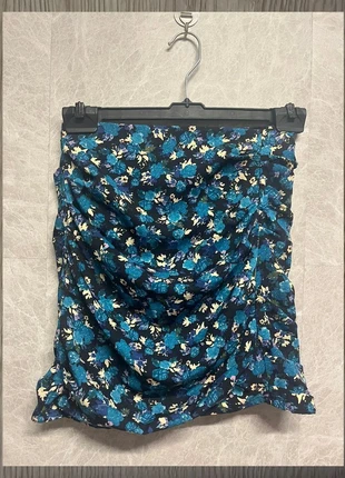 Falda corta drapeada estampado floral Zara – talla 34, brand: Zara, condizioni: Nuovo senza cartellino, taglia: XS / IT 38 / EU 34, €6.00, €7.00 include la Protezione acquisti