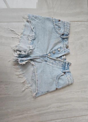 Mini short canon, marque: Stradivarius, état: Très bon état, taille: XS / 34 / 6, 5,00 €, 5,95 € Protection acheteurs incluse