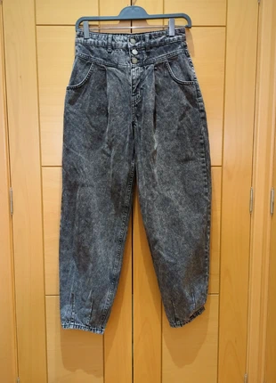 Pantalón vaquero negro en talla34 de Stradivarius., marque: Stradivarius, état: Très bon état, taille: XS / 34 / 6, 6,00 €, 7,00 € Protection acheteurs incluse