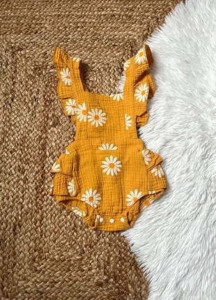 Combinaison fleurie, marque: sans marque, état: Neuf sans étiquette, taille: 1-3 mois / 56 cm, 8,00 €, 9,10 € Protection acheteurs incluse