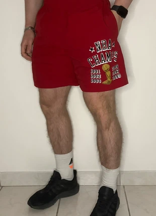 Mitchell & Ness Chicago Bulls Team Heritage Woven Shorts NBA rouge - Taille M, marque: Mitchell & Ness, état: Neuf sans étiquette, taille: M, 29,00 €, 31,15 € Protection acheteurs (Pro) incluse