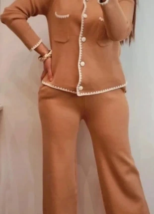 Sublime ensemble marron en maille, brand: Boutique Parisienne, condizioni: Nuovo senza cartellino, taglia: S / IT 40 / EU 36, €73.00, €77.35 include la Protezione acquisti Pro