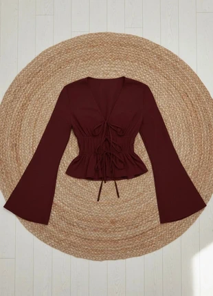 Top bordeaux manches évasées avec laçage, merk: Firferie, staat: Heel goed, maat: S / 36 / 8, € 26,90, € 28,95 inclusief Kopersbescherming