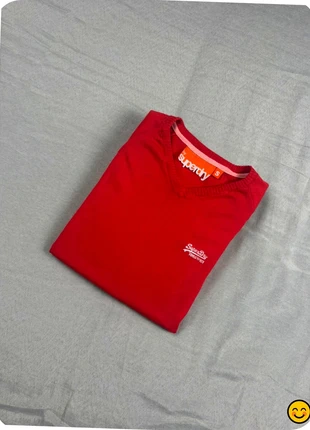 superdry pull rouge col en v unisexe taille S, brand: Superdry, condizioni: Ottime, taglia: S, €15.00, €16.45 include la Protezione acquisti