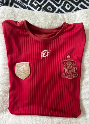 maillot de foot Espagne rouge, marque: Football, état: Bon état, taille: M, 10,00 €, 11,20 € Protection acheteurs incluse