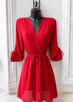Robe courte rouge taille M, marque: Boutique Parisienne, état: Très bon état, taille: M / 38 / 10, 31,00 €, 33,25 € Protection acheteurs (Pro) incluse