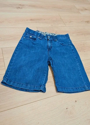 Short en Jean Lee taille 38
Très bon état, brand: Lee, condition: Very good, size: M / 38 / 10, €8.00, €9.10 includes Buyer Protection