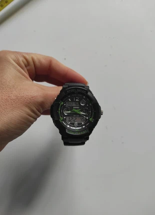 Montre noire ado, merk: SKMEI, staat: Veelgebruikt, maat: Universele maat, € 2,00, € 2,80 inclusief Kopersbescherming