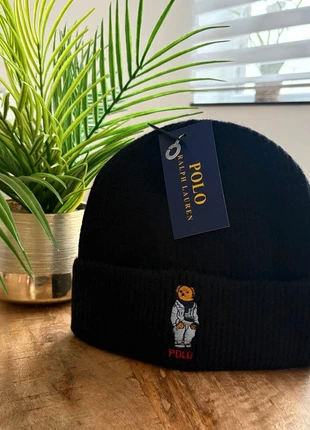 Bonnet Polo Ralph Lauren -Noir avec ourson
Polo Bear brodé, marque: Ralph Lauren, état: Neuf avec étiquette, taille: Taille unique, 30,00 €, 32,20 € Protection acheteurs incluse