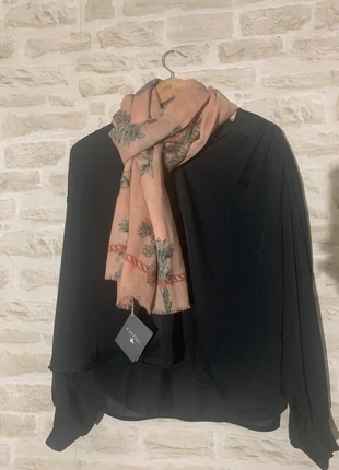 Écharpe Baie Cotélac Taille Unique Neuve avec étiquettes, marque: Cotélac, état: Neuf avec étiquette, 85,00 €, 89,95 € Protection acheteurs incluse