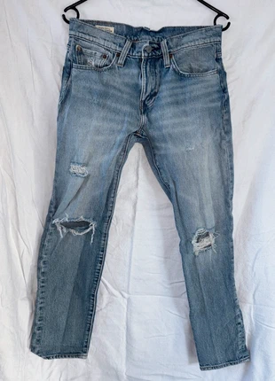 Jeans trouée Levi’s, taille 12 ans, merk: Levi's, staat: Heel goed, maat: 12 jaar / 152 cm, € 5,00, € 5,95 inclusief Kopersbescherming