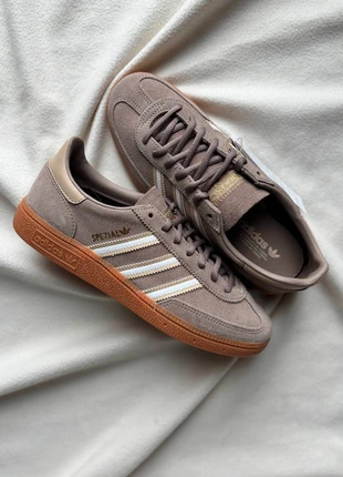 Adidas Handball Spezial Chalky Brown Earth Strata - 39, marca: adidas, estado: Muito bom, tamanho: 39, €129.95, €137.15 inclui Proteção do Comprador