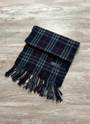 Écharpe Burberry bleu à carreau, brand: Burberry, condition: Very good, €42.75, €45.59 includes Buyer Protection