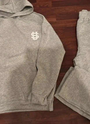 Ensemble y2k gris taille M, marke: y2k, zustand: Neu, größe: M, 29,90 €, 32,10 € inklusive Vinted-Käuferschutz