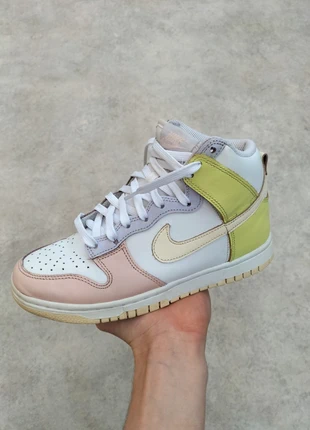 Nike dunk high "Lemon twist", marque: Nike, état: Très bon état, taille: 37.5, 28,00 €, 30,10 € Protection acheteurs incluse