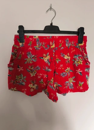 Short fluide rouge fleuri – Creeks - L, marque: Creeks, état: Très bon état, taille: L / 40 / 12, 5,00 €, 5,95 € Protection acheteurs incluse