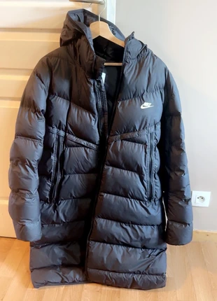 Doudoune windrunner prima loft Nike longue taille L, marque: Nike, état: Très bon état, taille: L, 100,00 €, 105,70 € Protection acheteurs incluse