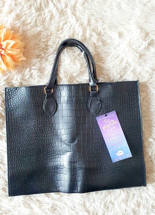Sac à main cours ordinateur fourre-tout n.e.u.f. simili cuir croco crocodile noir MANI, brand: The Mooshi Shop, condizioni: Nuovo con cartellino, €12.00, €13.30 include la Protezione acquisti