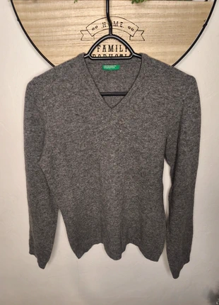 🌹magnifique pull en laine vierge col V femme benetton, marke: Benetton, zustand: Sehr gut, größe: S / 36 / 8, 10,00 €, 11,20 € inklusive Vinted-Käuferschutz