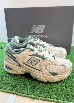 New Balance 530 Grey / Teal – Novas c/ Caixa | Conforto ABZORB e Estilo Retro
Nº37.5, brand: New Balance, condizioni: Nuovo senza cartellino, taglia: 37.5, €80.00, €84.70 include la Protezione acquisti