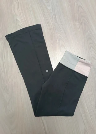 Legging Lululemon Modèle Groove Pattes d'Éléphant 30", Noir, Taille 12, marke: Lululemon, zustand: Sehr gut, größe: L / 40 / 12, 27,90 €, 30,00 € beinhaltet Vinted-Käuferschutz Pro