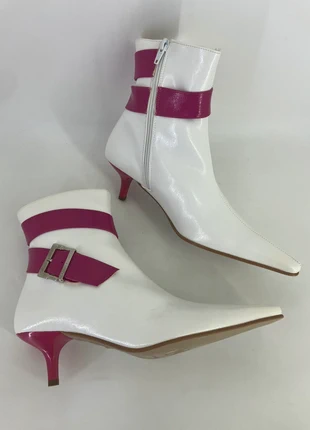 Botín charol blanco tacón chupete y punta Daniela Vega retro 00s, merk: Vintage Dressing, staat: Heel goed, maat: 39, € 60,00, € 63,70 inclusief Kopersbescherming