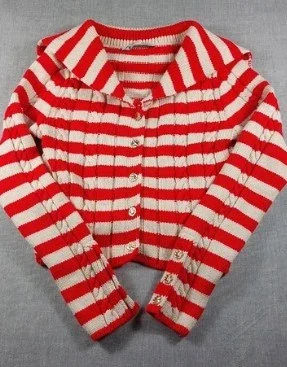 Zara red and cream striped cable knit cropped cardigan women’s size S, merk: Zara, staat: Heel goed, maat: S / 36 / 8, € 12,00, € 13,30 inclusief Kopersbescherming