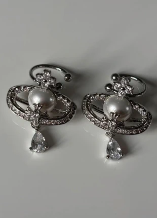 Boucles d’oreilles argenté pour piercing à l’hélix en forme de planète très bon état, marque: Nana, état: Très bon état, 20,00 €, 21,70 € Protection acheteurs incluse