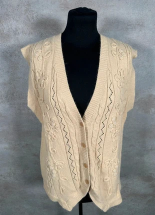 Gilet Maille Torsadée Cable Knit Vintage Alfred Dunner ecru fleuri torsadé taille M, merk: Vintage Dressing, staat: Heel goed, maat: M / 38 / 10, € 13,00, € 14,35 inclusief Kopersbescherming Pro