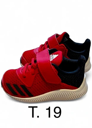 Baskets Adidas Enfant – Taille 19 – Neuves & Authentiques, marca: adidas, estado: Novo sem etiquetas, tamanho: 19, €20.00, €21.70 inclui Proteção do Comprador