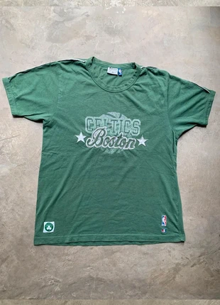 Vintage y2k Champion Boston Celtics NBA t shirt 2000s, marque: Champion, état: Très bon état, taille: S, 12,00 €, 13,30 € Protection acheteurs incluse