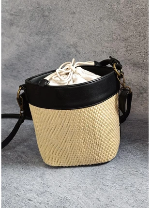 jolie sac seau en bon état général, marque: Mandoline, état: Bon état, 5,00 €, 5,95 € Protection acheteurs incluse