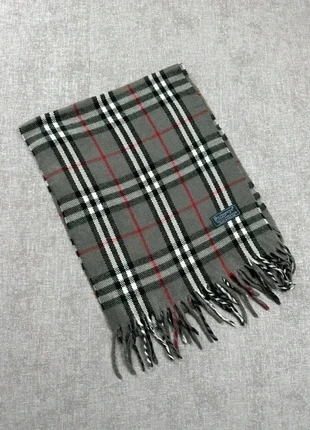 Écharpe Burberry gris, marque: Burberry, état: Très bon état, 45,00 €, 47,95 € Protection acheteurs (Pro) incluse