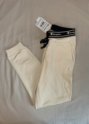 Champion Jogginghose beige, merk: Champion, staat: Nieuw met prijskaartje, maat: S / 36 / 8, € 18,00, € 19,60 inclusief Kopersbescherming