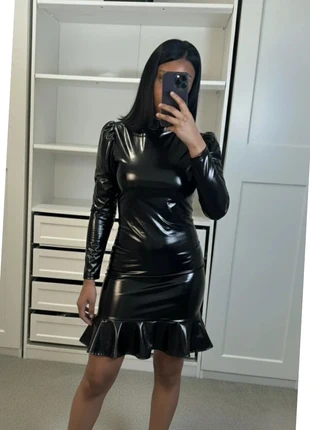 Robe col roulé laquée noire en matière style latex similicuir, marque: Lunara, état: Très bon état, taille: S / 36 / 8, 40,50 €, 43,23 € Protection acheteurs incluse