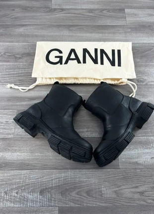 Bottines Black Stitch Cleated Mid Chelsea à crampons - Ganni - Noir - Taille 37, marque: Ganni, état: Très bon état, taille: 37, 129,00 €, 136,15 € Protection acheteurs incluse