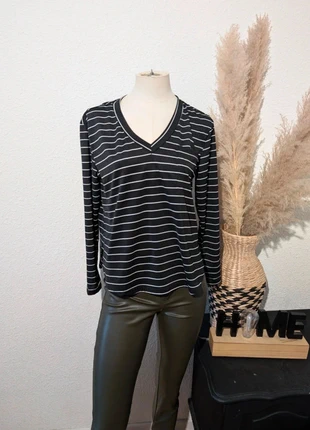 T-shirt Shein, marca: Shein, estado: Muito bom, tamanho: S / 36 / 8, €9.00, €10.15 inclui Proteção do Comprador Pro